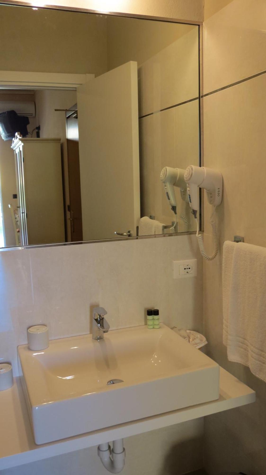 La Quiete Park Hotel 마네르바 델 가르다 객실 사진