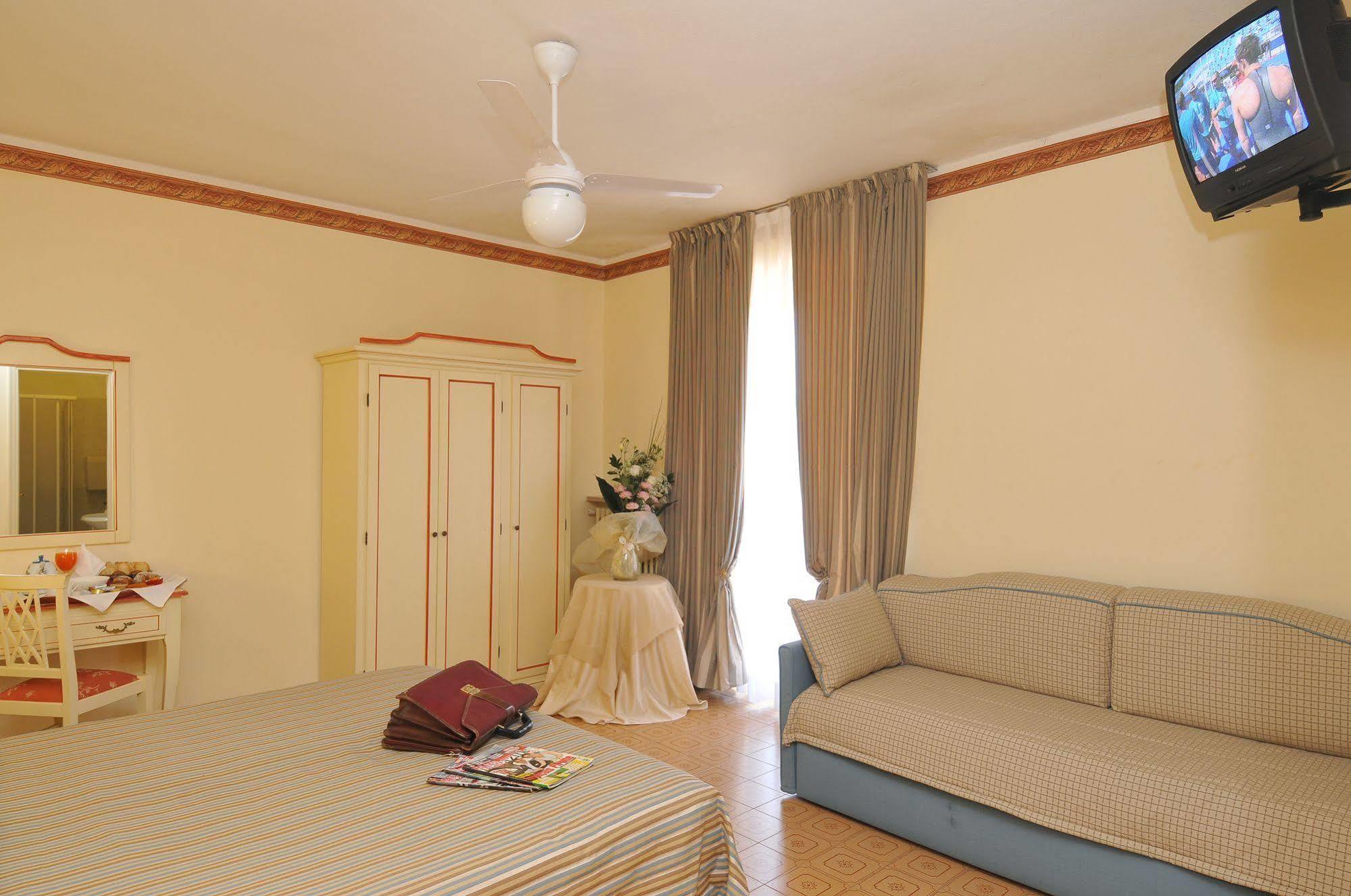 La Quiete Park Hotel 마네르바 델 가르다 외부 사진